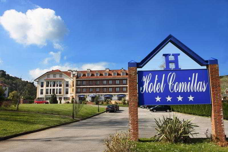 Hotel Комилас Екстериор снимка